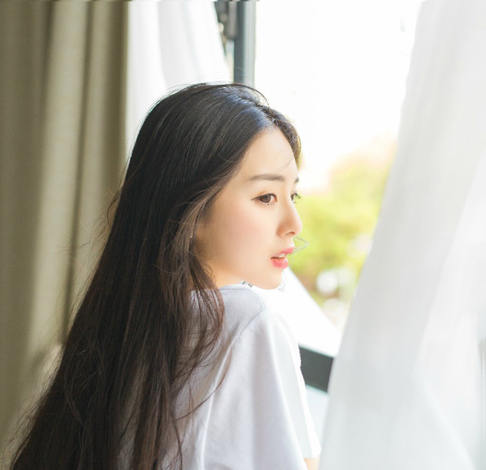 “那这些其他小路如何走？”魏延不禁好奇道，倒不是想走小路，只是得有个防范，如果有人绕过小路到自己后方来的话，那可就坏了。